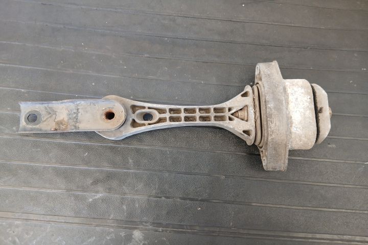 Tampon antibalans 1J0199851 1J0199851 Volkswagen VW Golf a 4-a genera