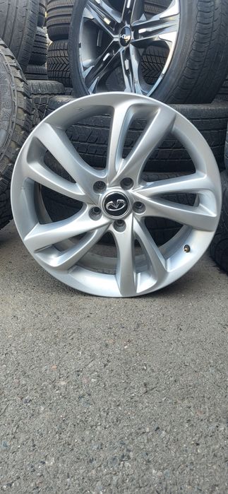 Продам диск комплект 4штR18