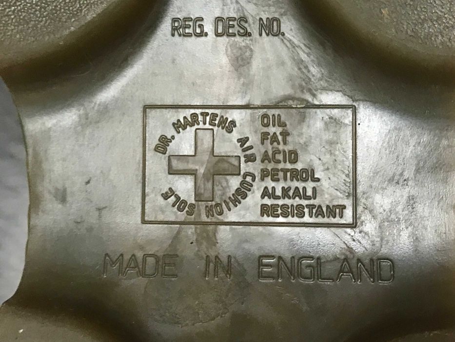 Ghete negre unisex Dr .Martens piele lacuita originale bocanci negri