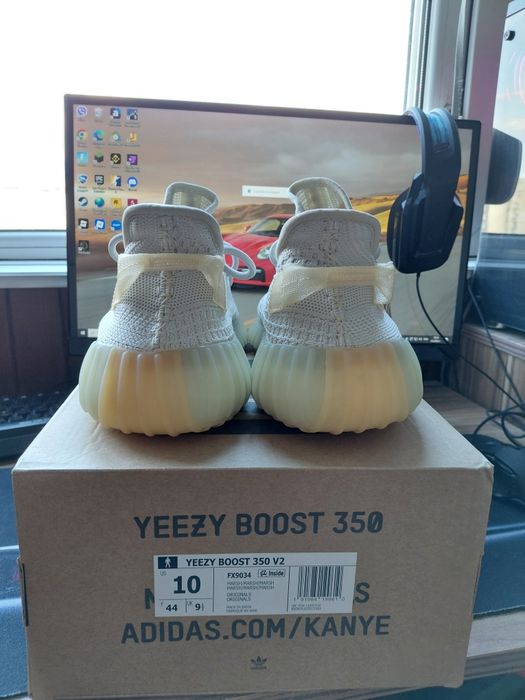 Обувки Adidas Yeezy Boost 350 V2