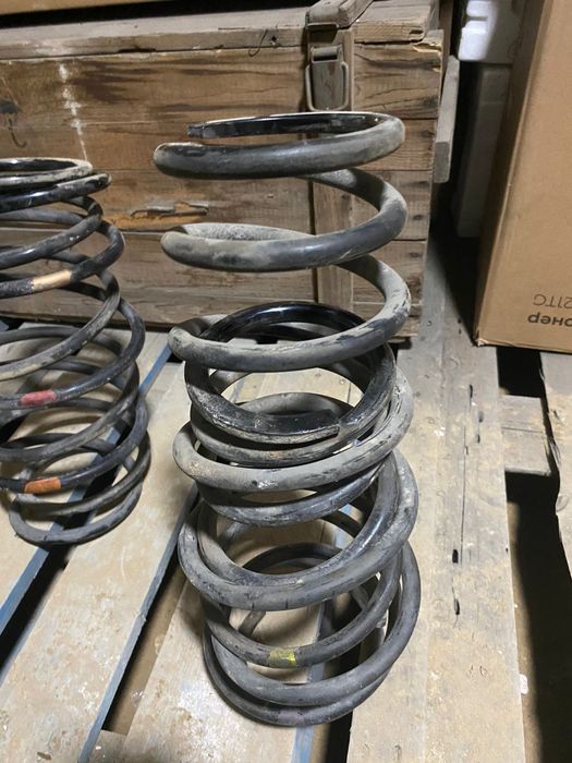 Пружины и стойки