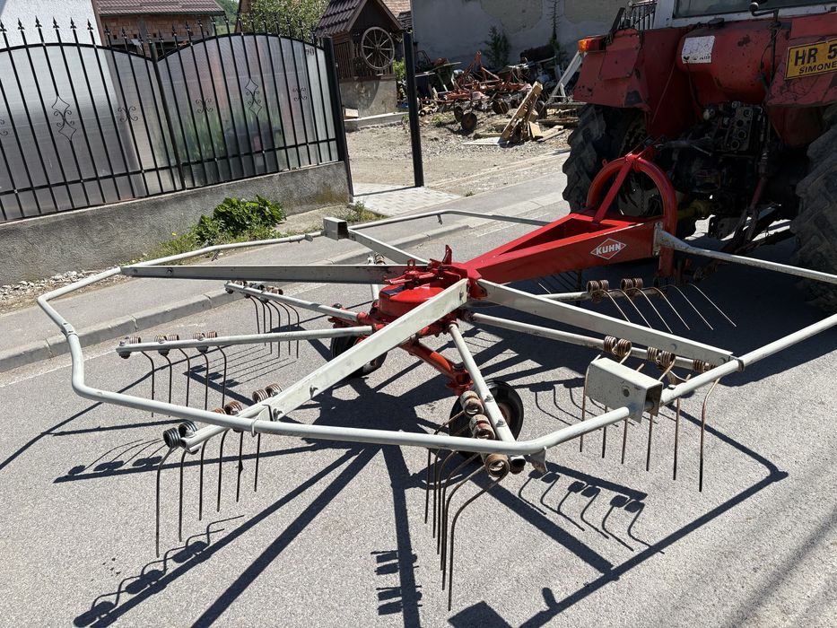 Grebla dupa tractor
