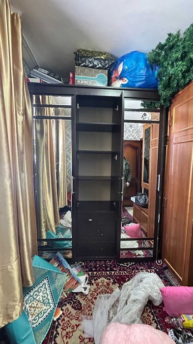 Продам шкаф купе с зеркалом