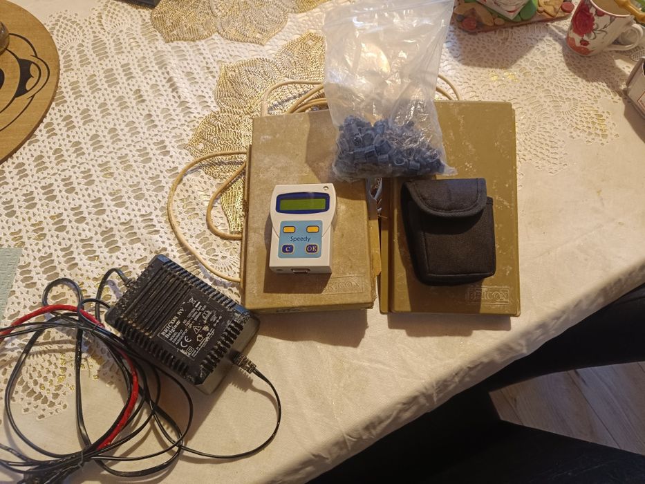 Vând ceas bricon+2 trape+75 de cipuri