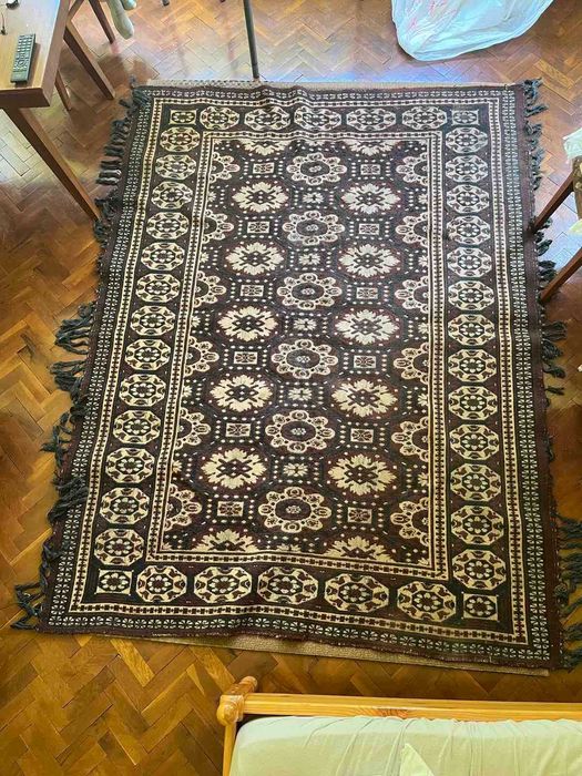 КИЛИМ   ширина 166/223 см. дължина