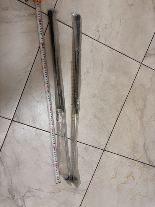 Продам газовые упоры на санта фе