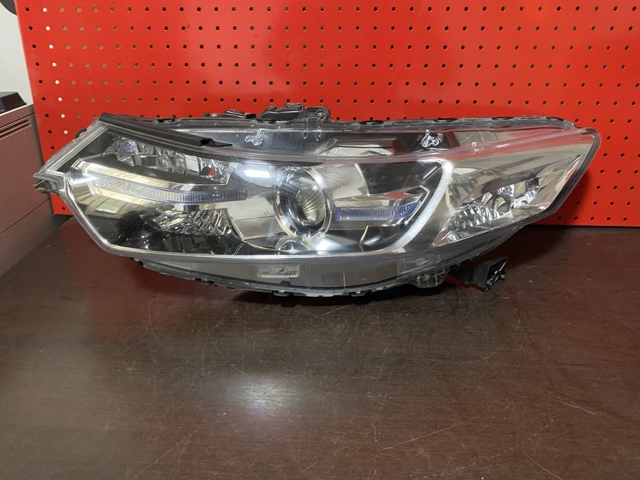 Far stanga xenon Honda Accord 8 facelift an 2012-2015