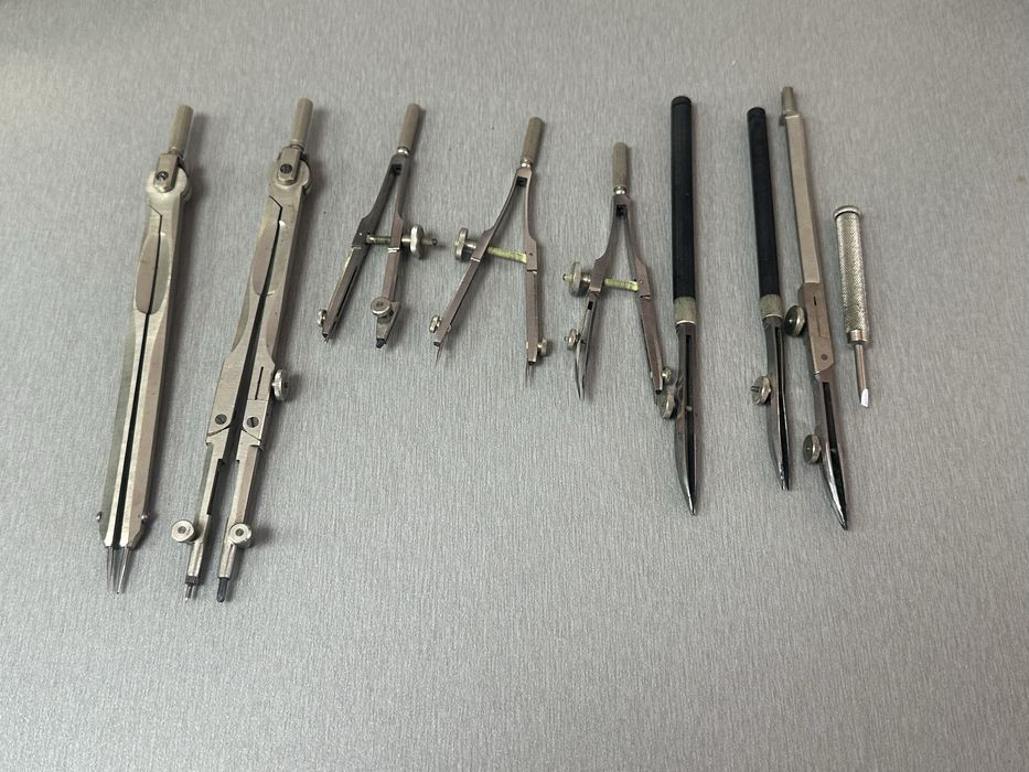 Комплект чертожни инструменти