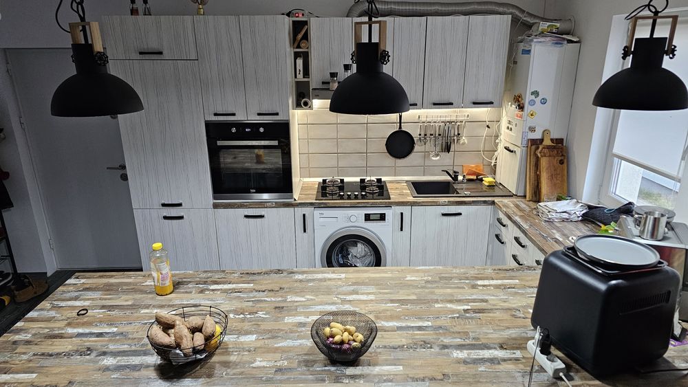 Vand Apartament 3 camere