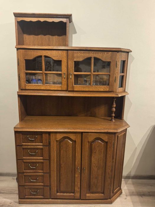 Мебели от масив дъб почти нови, без забележка!