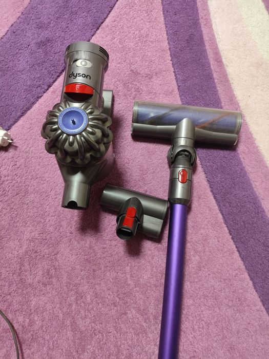 Aspirator Dyson v7