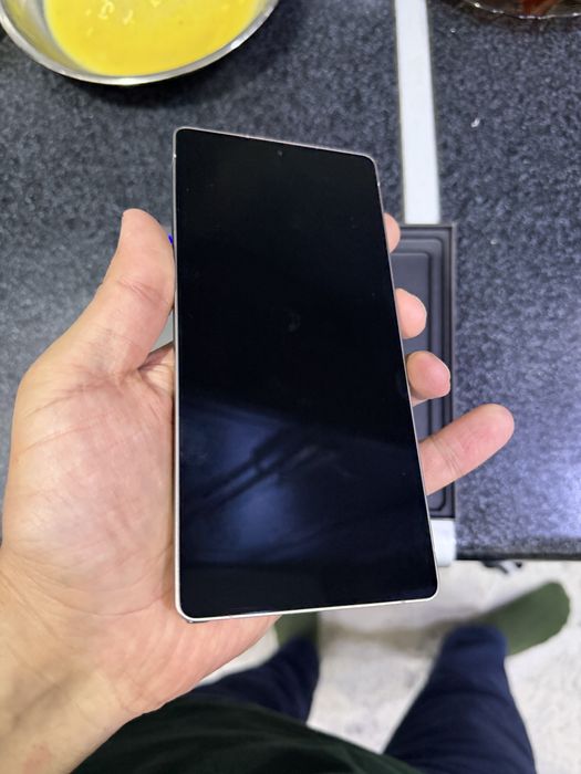 samsung s25 ultra 12.512g holati ideal karopka dak kamplekt oqip tel