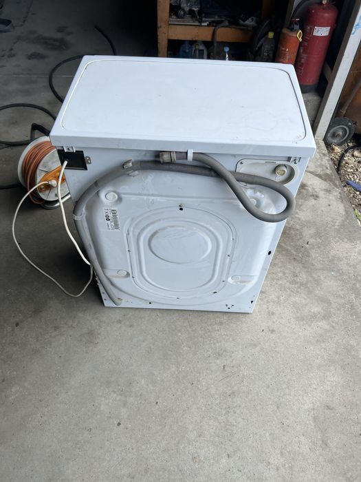 Продавам на части пералния indesit