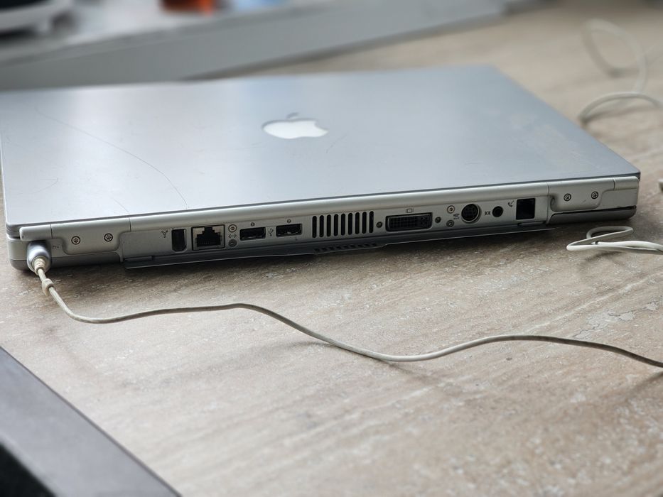 Apple PowerBook G4 15" 1.0 (Ti) (2004)