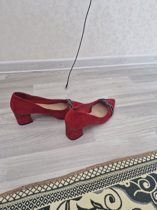 Туфли женская ,красная
