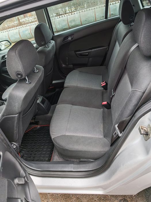 Opel Astra 2011 1.7 CDTI