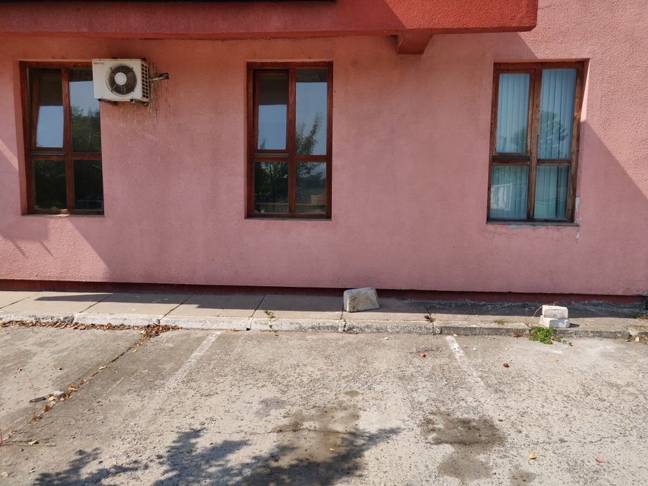 Închiriez spațiu depozitare, birouri și locuri parcare inclusiv pt tir