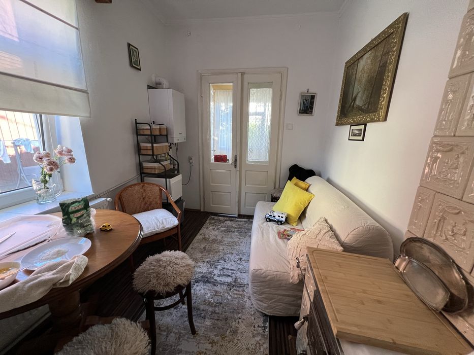 Casa de vanzare pe colt Radauti- zona selecta centrala