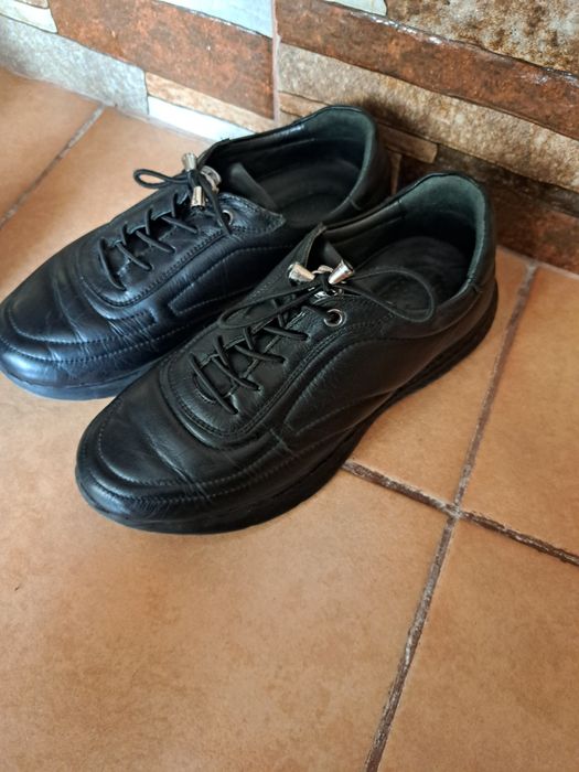 Adidasi piele, nr 37