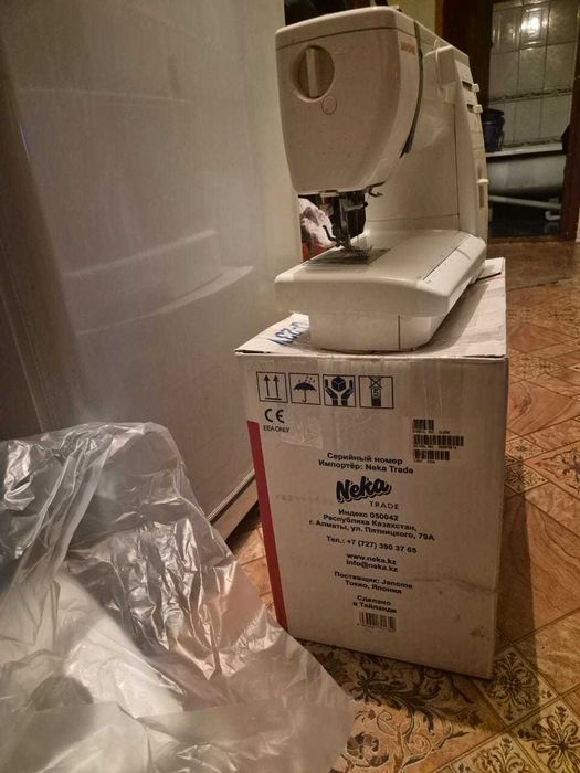 продаю швейную машинку Janome