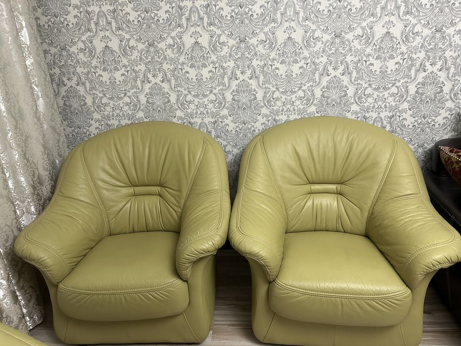 Мебель для офиса и зала, диван раскладной с двумя креслами