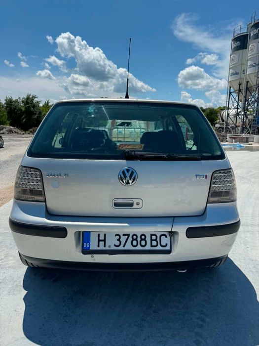 ПРОДАВАМ ГОЛФ 4 1.9 110к.с.