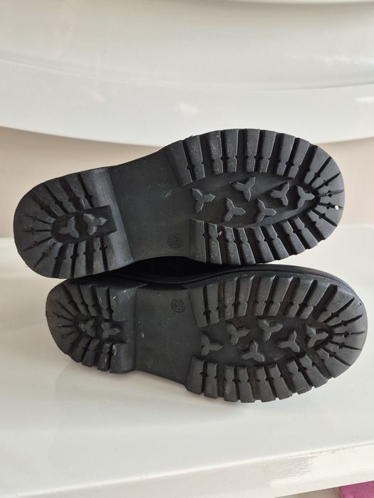 Детски черни боти