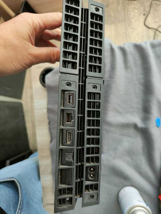 Consola Playstation 4 CUH-1004A defecta