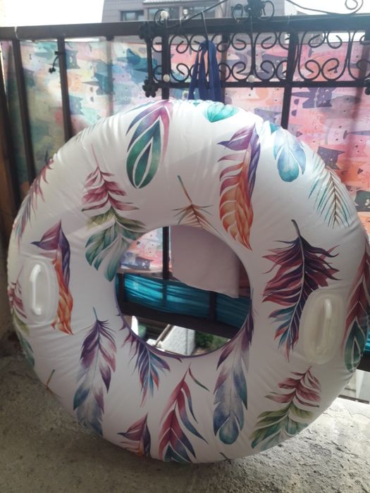 Colac mare cu 2 maner firma intex pe adulti si copi  doar 50 lei