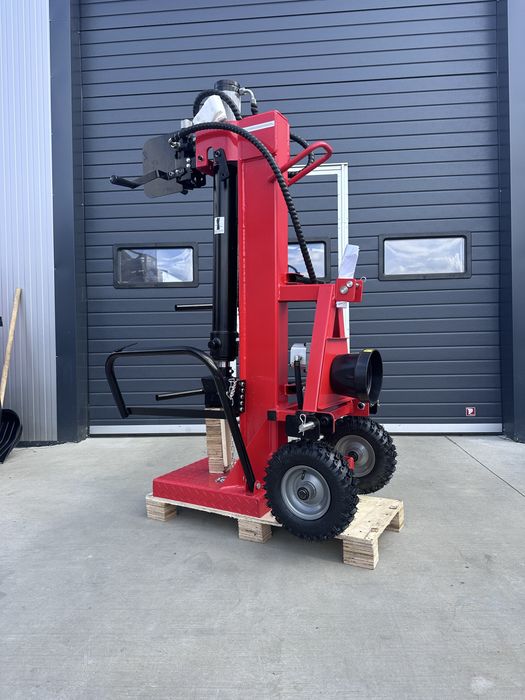 Despicator lemn 18 tone, spargator lemn tractor