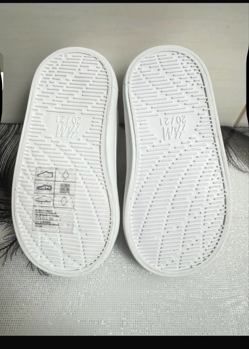 Adidasi primi pasi H&M