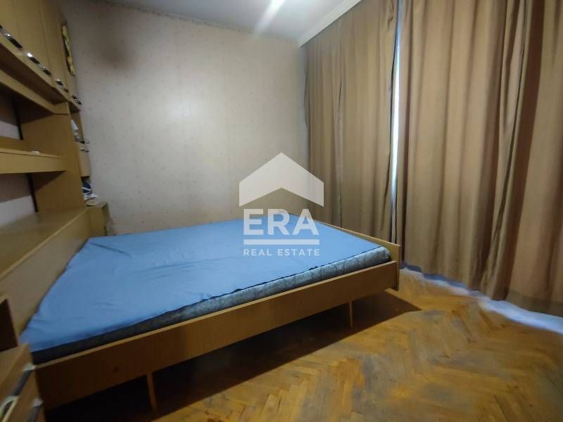 Продава се Тристаен апартамент в Хасково, Дружба 1 - 96 кв.м за 1073 €/кв.м - Снимка #3