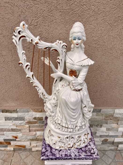 Deosebita statueta-Tanara contesa cantand la harpa-Italia