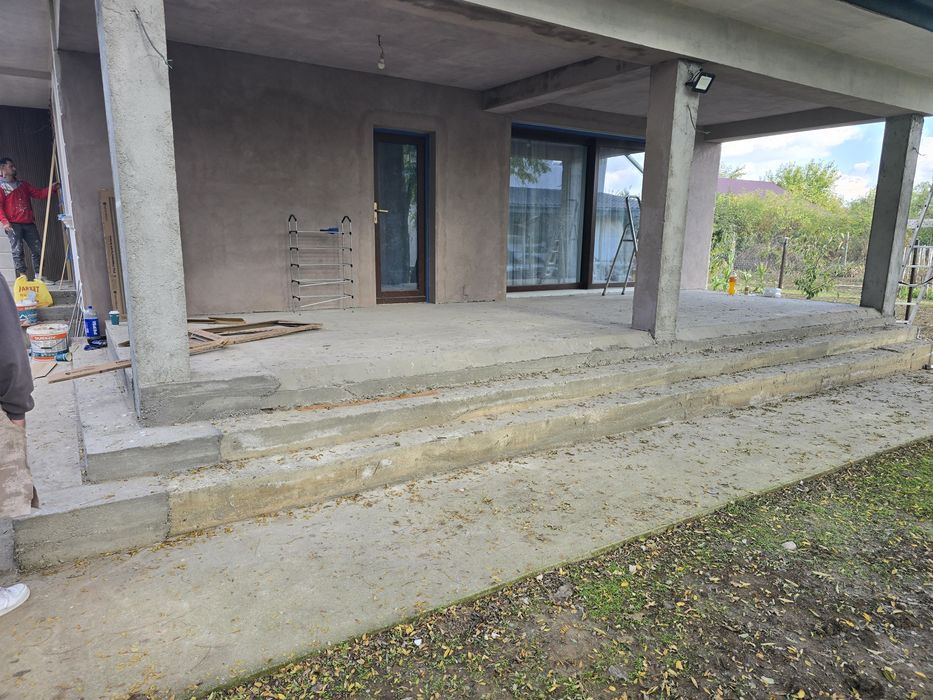 Glafuri, blaturi, trepte, pardoseli din marmură și granit la comanda