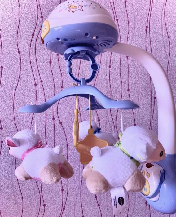 Продам мобиль на кроватку