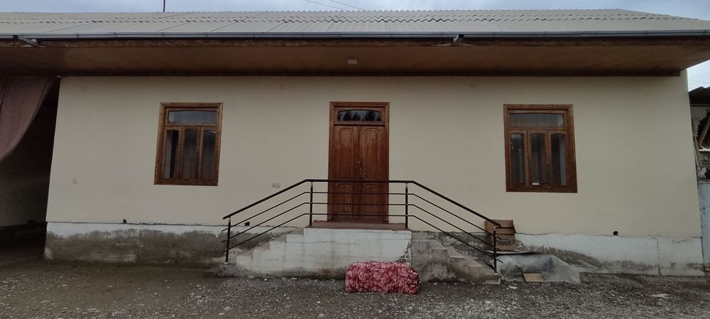 12 сотихли ховли сотилади 7 хона уйи 1 та коридор нархи 65000 $ к бор