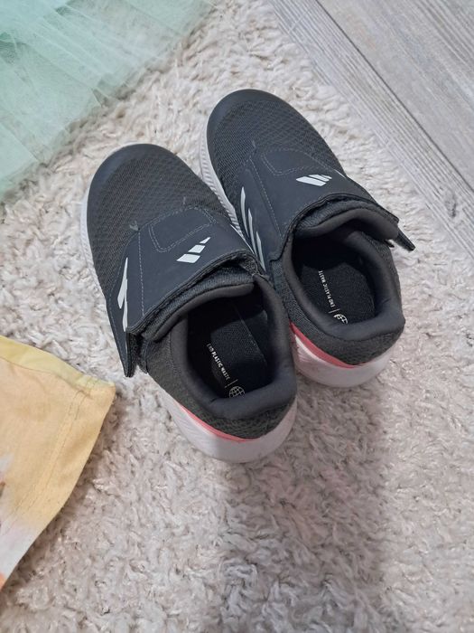 Летен Лот от дрехи за момиче 110 размер подарък маратонки