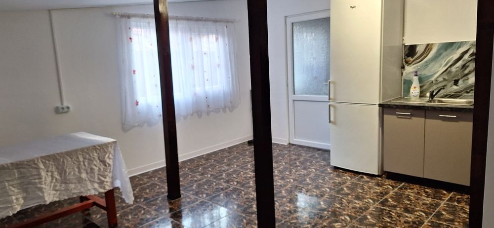 Inchirez o camera la curte