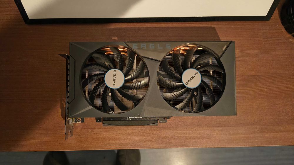 Gigabyte Geforce RTX 3060 EagleOC 12gb vRam + подарък (до нова година)