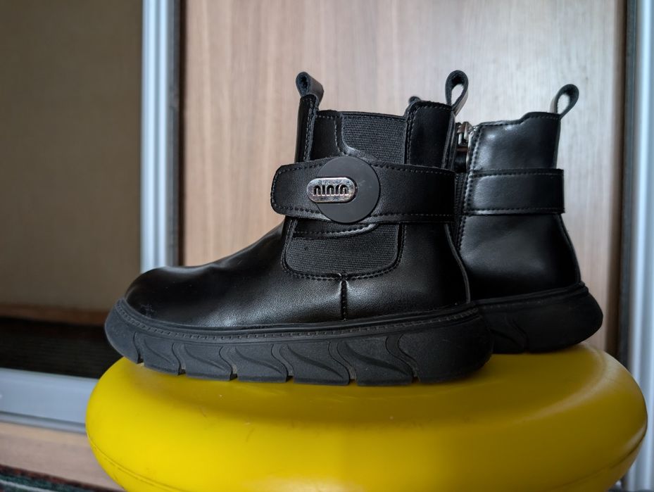 Продам ботинки демисезонные на девочку