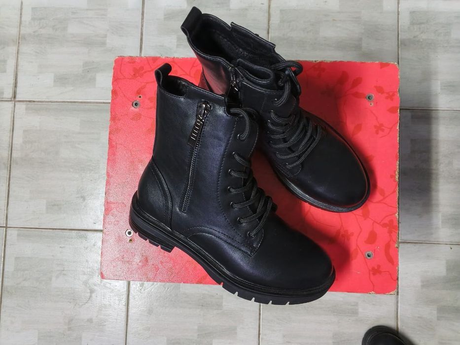 Продам женскую обувь