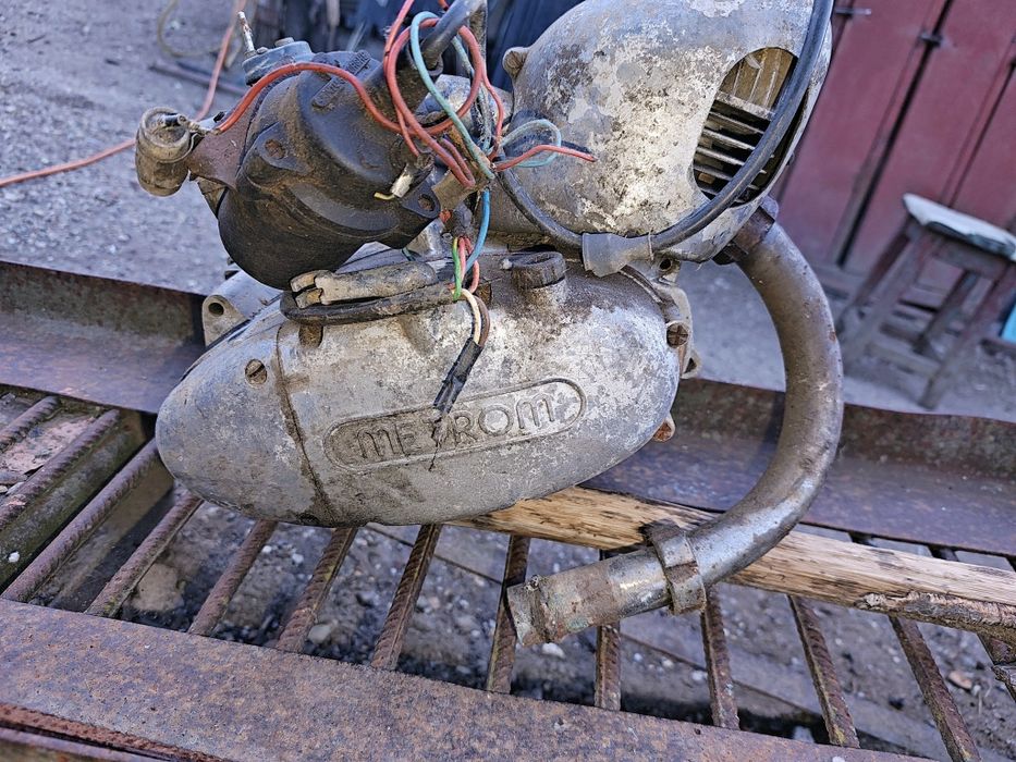 Vând motor complet  Mobra 50