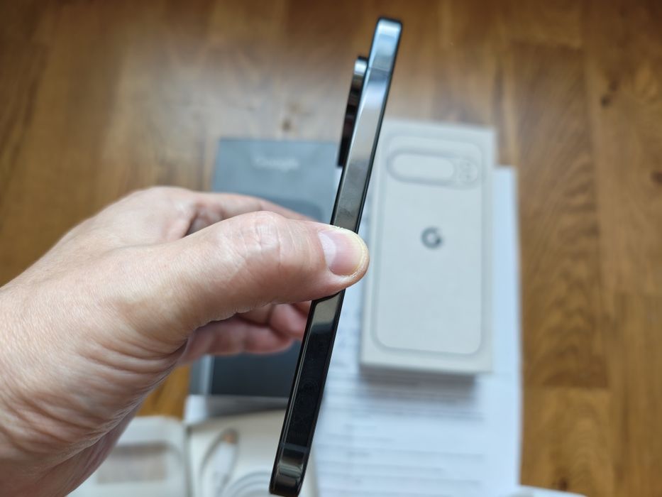 Google Pixel 10 Pro 16GB RAM 256GB Obsidian. 2 Години гаранция.