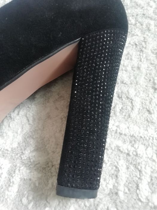 Туфли на каблуках