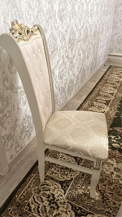 Стол стулья  продам срочно почти новые