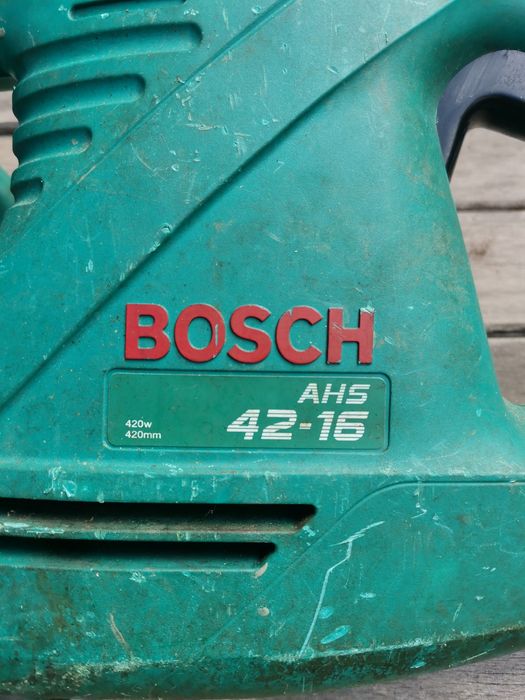 BOSCH - Оригинална електрическа ножица за жив плет.