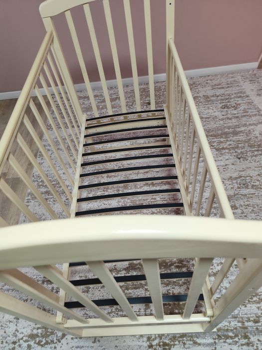 Продам детскую кроватку.