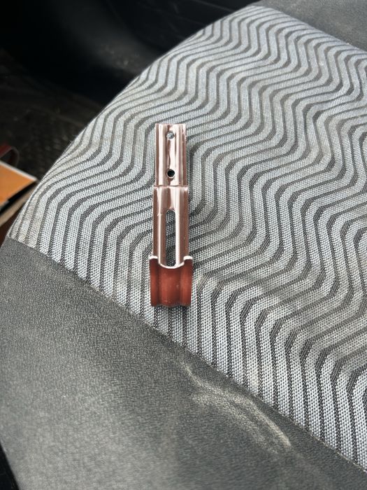 Скоба за капак Брамак 0,40€ бр.