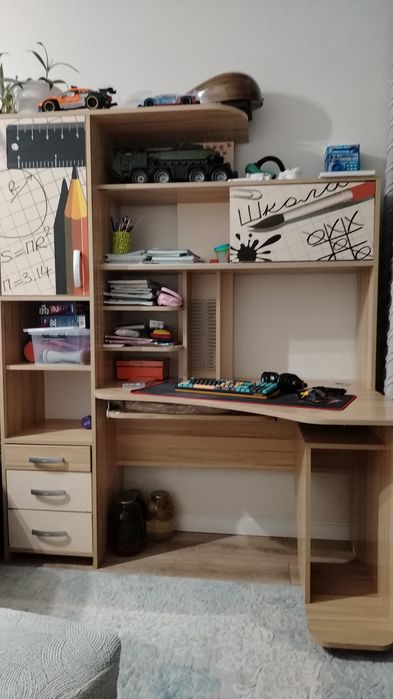 Продам компьютерный столик