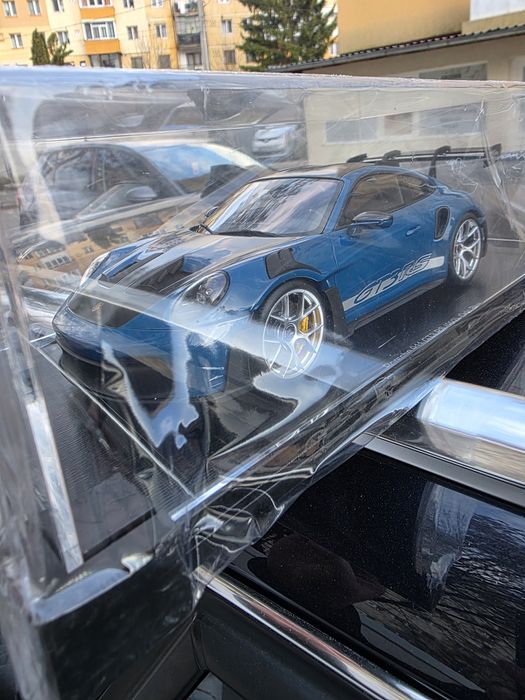 Mașinii de colecție noi